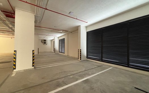 Limited Unit | Ready to move | Golf community