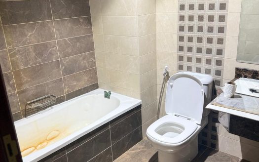 CONQUEROR TOWER – Urban Duo: Modern 2-Bedroom for Rent