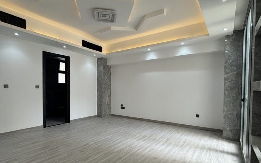 Brand New Luxury 6 Bedrooms Townhouse, Freehold