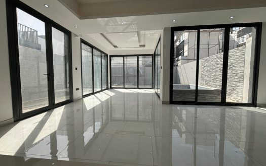 Brand New Luxury 6 Bedrooms Townhouse, Freehold