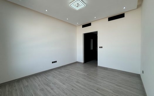 Brand New Luxury 6 Bedrooms Townhouse, Freehold