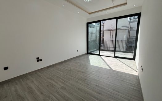 Brand New Luxury 6 Bedrooms Townhouse, Freehold