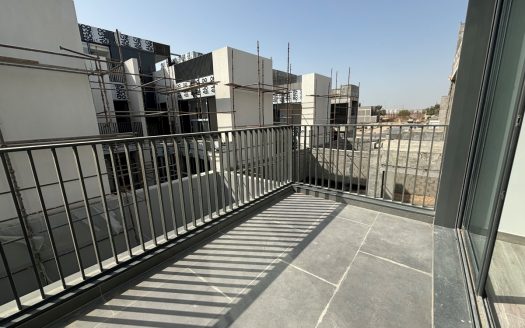 Brand New Luxury 6 Bedrooms Townhouse, Freehold