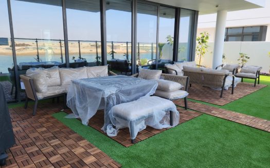 Luxury 5 BR Waterfront Villa in Ajmal Makan
