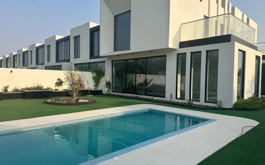 Corner Villa | Golf Community | Luxury life Style