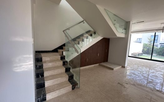 Golf Community | Close to Golf Course | Free Hold