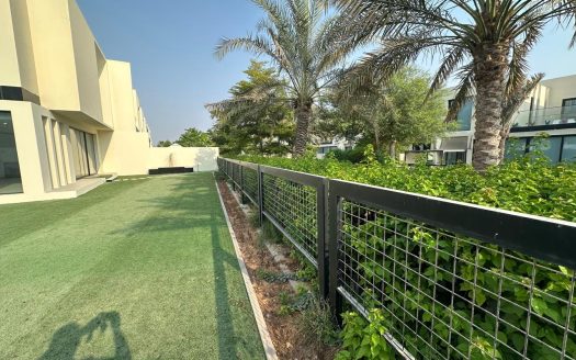 Golf Community | Close to Golf Course | Free Hold