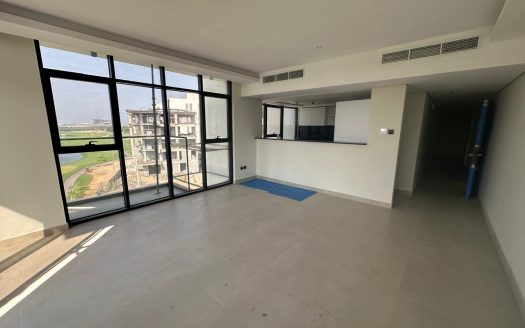 Luxury Living | Natural Light | Golf View