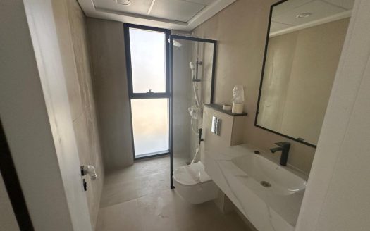 Luxury Living | Natural Light | Golf View