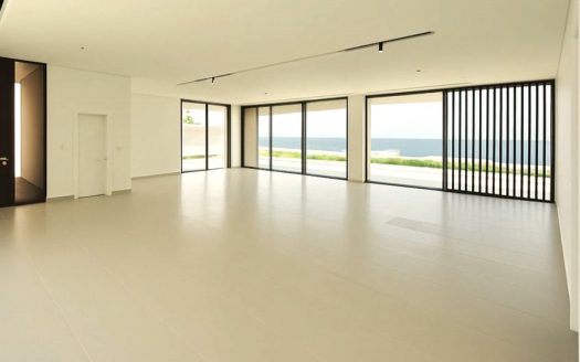 First Row with Privet Beach | Lost Paradise | 0 Registration Fees | Freehold | Natural White Sandy Beach