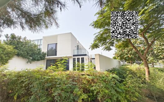 Luxury 3-BR Corner Townhouse in Al Zorah