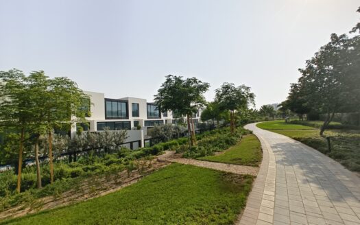 Luxury 3-BR Corner Townhouse in Al Zorah