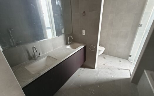 Luxury 3-BR Corner Townhouse in Al Zorah