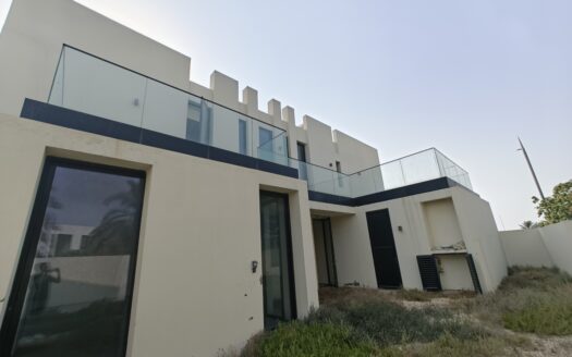 Luxury 3-BR Corner Townhouse in Al Zorah