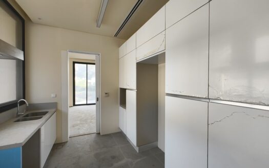 Luxury 3-BR Corner Townhouse in Al Zorah