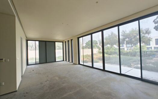 Luxury 3-BR Corner Townhouse in Al Zorah