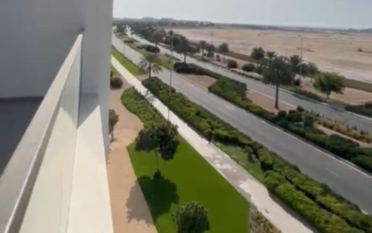 Golf Community | Ready to move | Free Hold