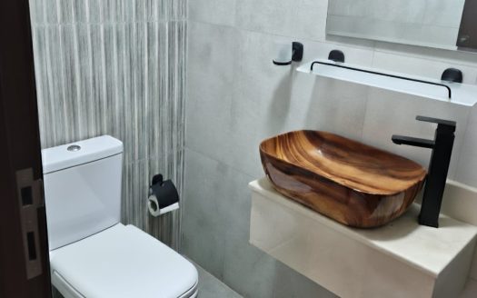 Golf Community | Ready to move | Free Hold