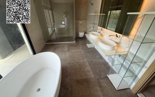 First Row | Luxury Villa | Charming Nature