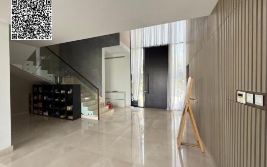 First Row | Luxury Villa | Charming Nature