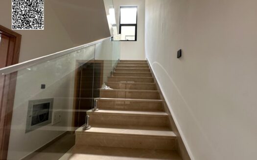 Distinctive Villa | Free Hold | Prime Location