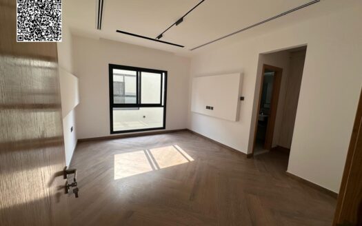 Distinctive Villa | Free Hold | Prime Location