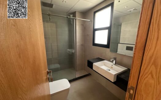 Distinctive Villa | Free Hold | Prime Location