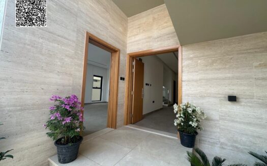 Distinctive Villa | Free Hold | Prime Location