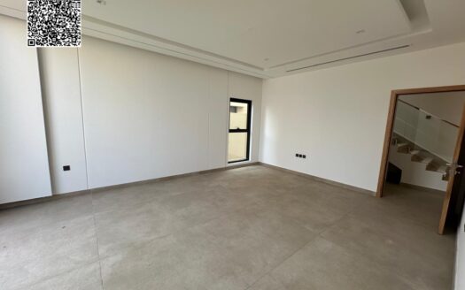 Distinctive Villa | Free Hold | Prime Location