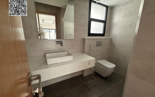 Distinctive Villa | Free Hold | Prime Location