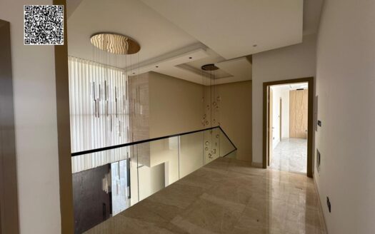 Charming Nature | First Row | Reay To Move | Free Hold