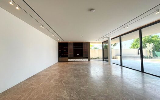 Front Row Beachfront Mansion for Sale | Al Zorah