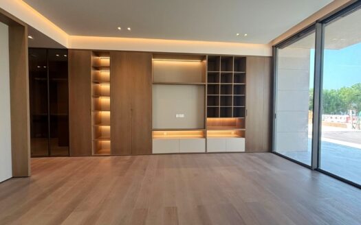 Front Row Beachfront Mansion for Sale | Al Zorah